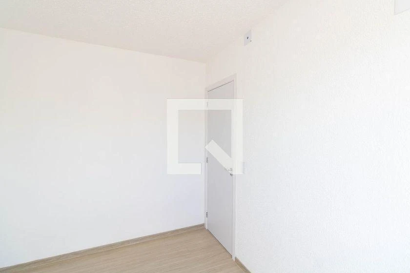 2-bedroom apartment with wood or laminate floors — photo 39