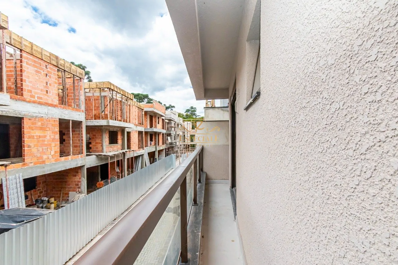 House with 3 bedrooms and a balcony in a gated community — photo 9