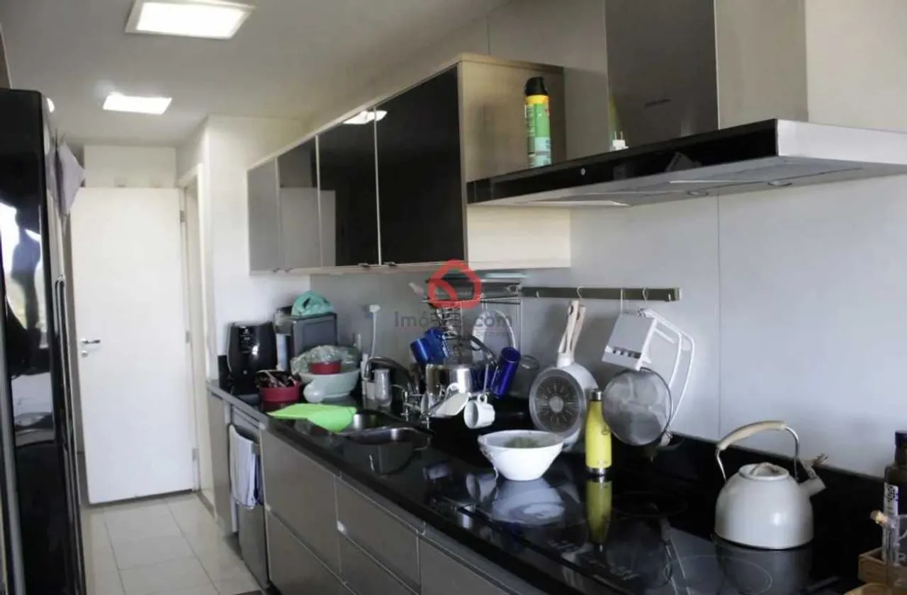 Furnished residential apartment with 4 bedrooms and a balcony — photo 16