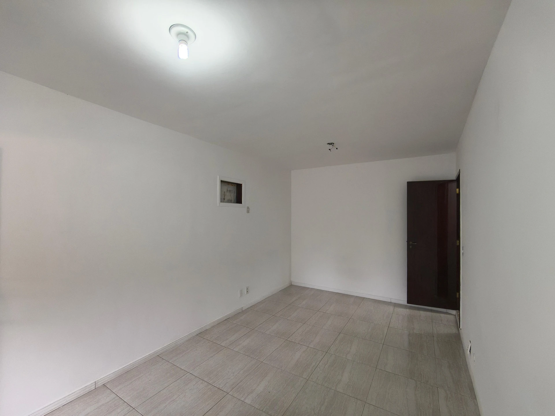 House with 3 bedrooms and an enclosed balcony — photo 20