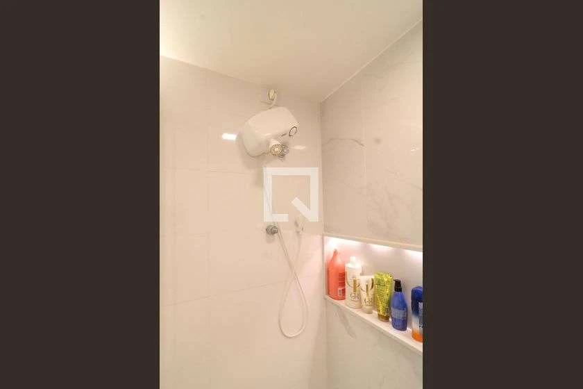 Furnished house with 5 en-suite bedrooms and open kitchen — photo 23