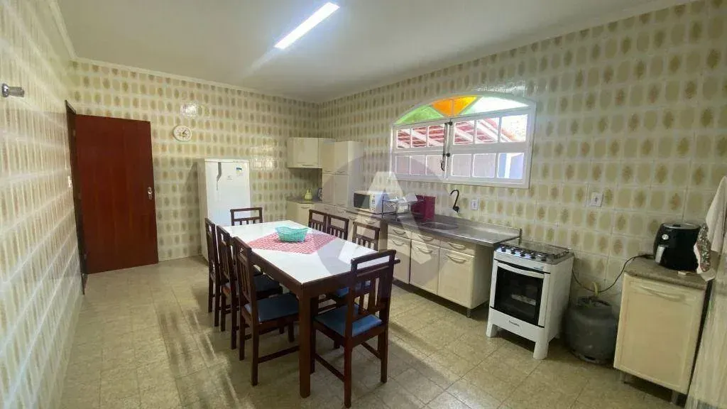 Casa amueblada con 4 dormitorios y zona BBQ compartida — photo 2