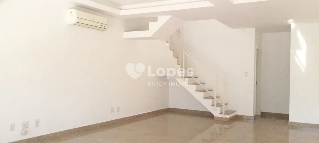 House with 5 bedrooms, 5 bathrooms and separate laundry — photo 9