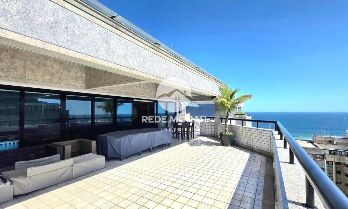 4-bedroom apartment with a water view — photo 8