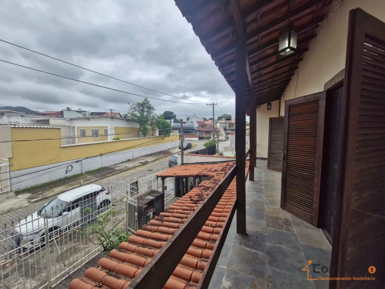 Casa de 220 m² con balcón gourmet y bañera — photo 4