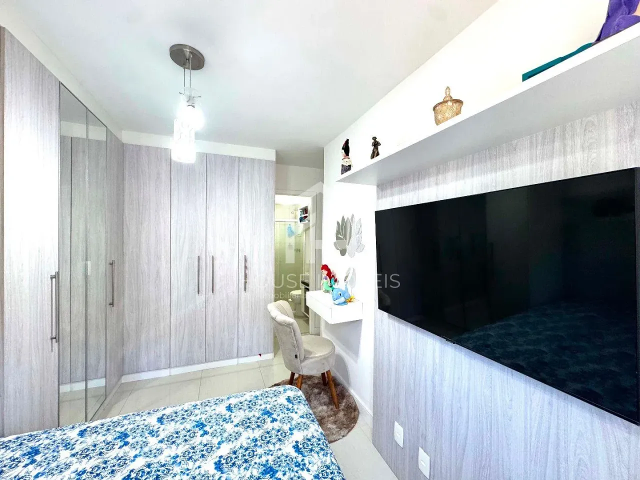 Furnished 2-bedroom apartment with balcony and 2 bathrooms — photo 11