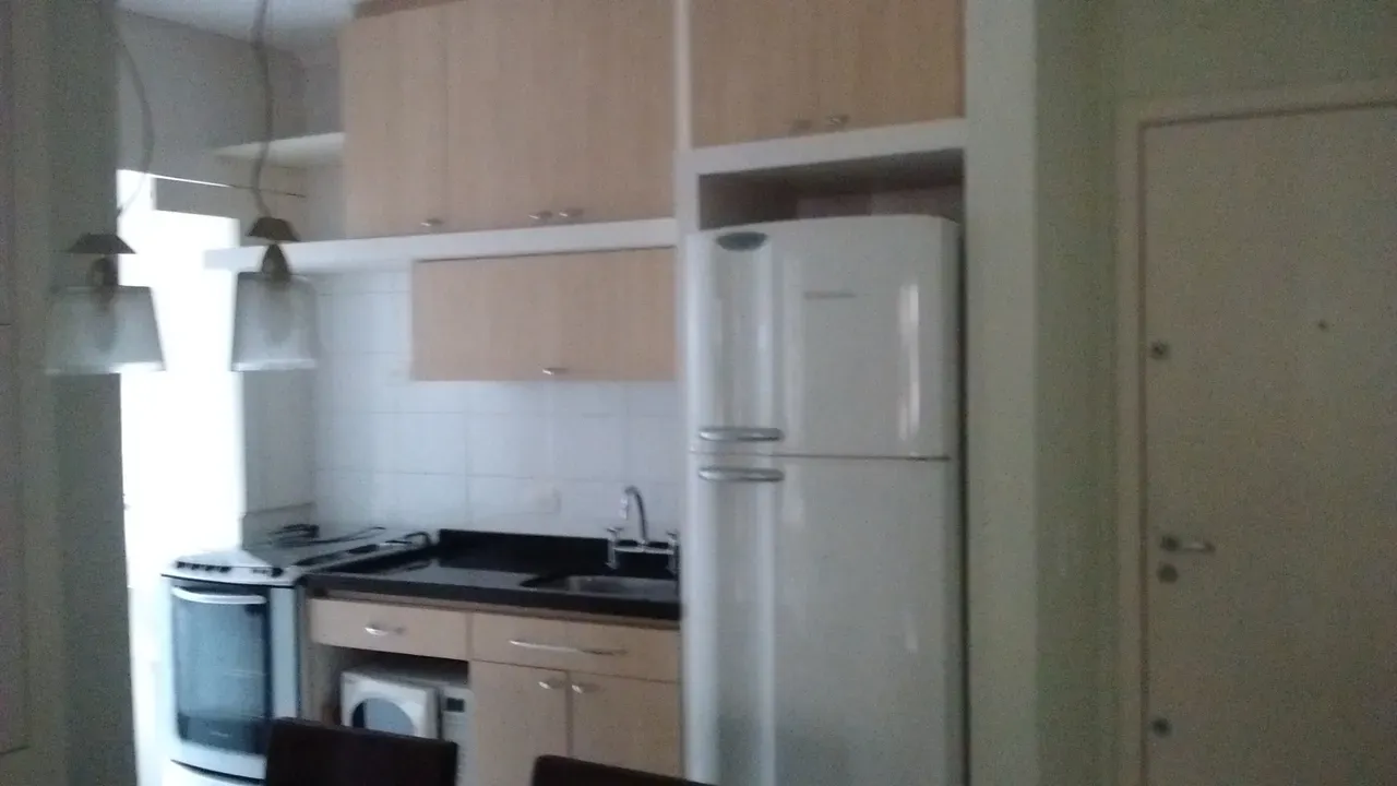 One-bedroom apartment in a building with a gym — photo 4