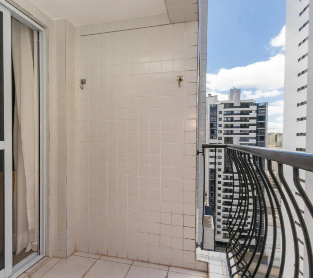 Furnished one-bedroom, 70 m² apartment in Curitiba — photo 29