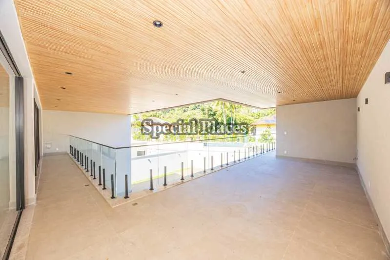 Casa com 5 quartos e 5 banheiros, com cozinha integrada — photo 28