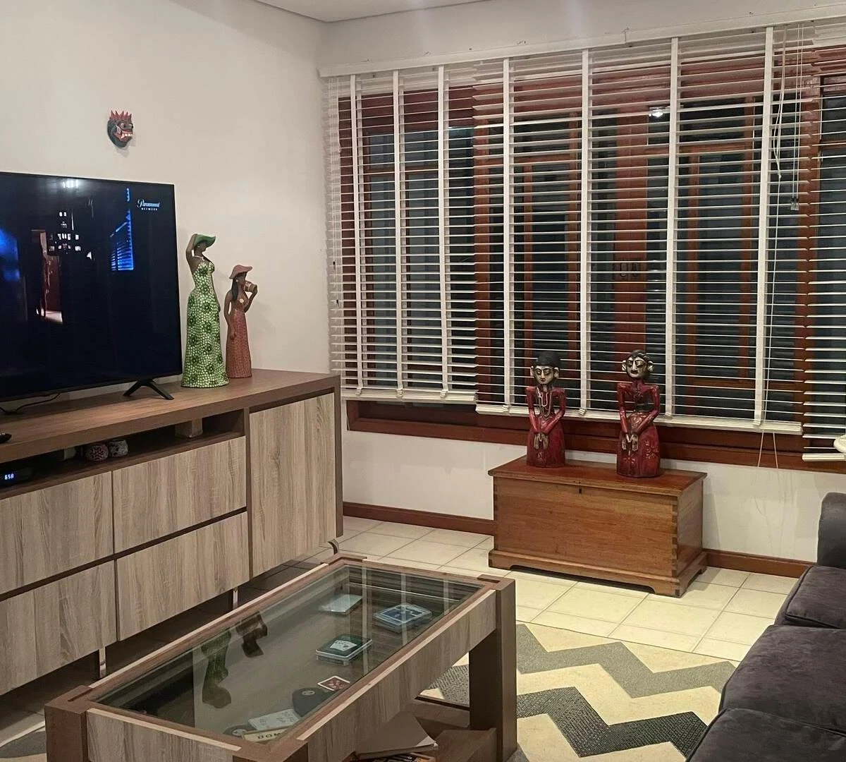 232 m² house with a walk-in closet and a bathtub — photo 11