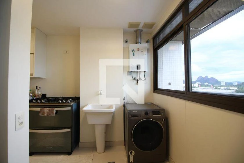 130 m² apartment with 3 bedrooms and enclosed balcony — photo 44