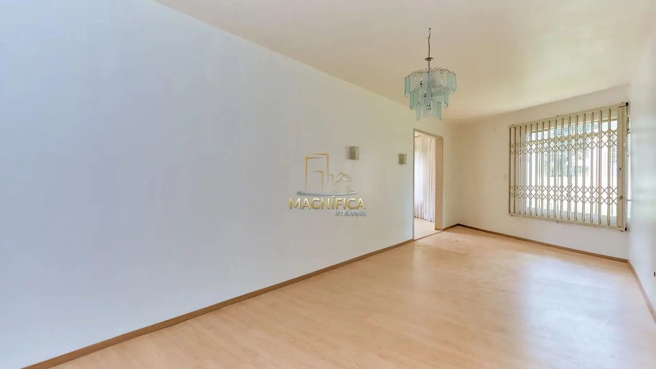 House with 3 bedrooms and a private BBQ area — photo 2