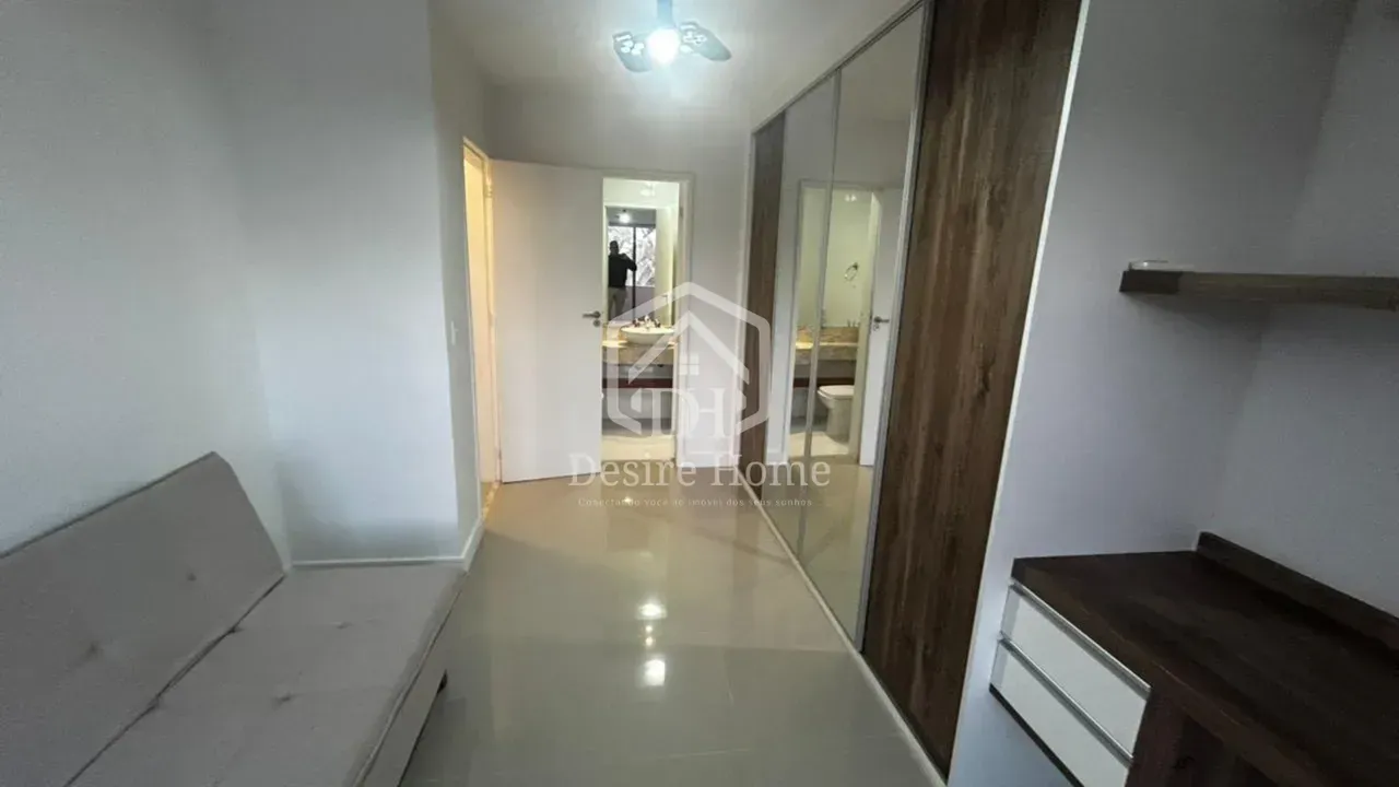 House with 4 bedrooms and an open-plan kitchen — photo 9