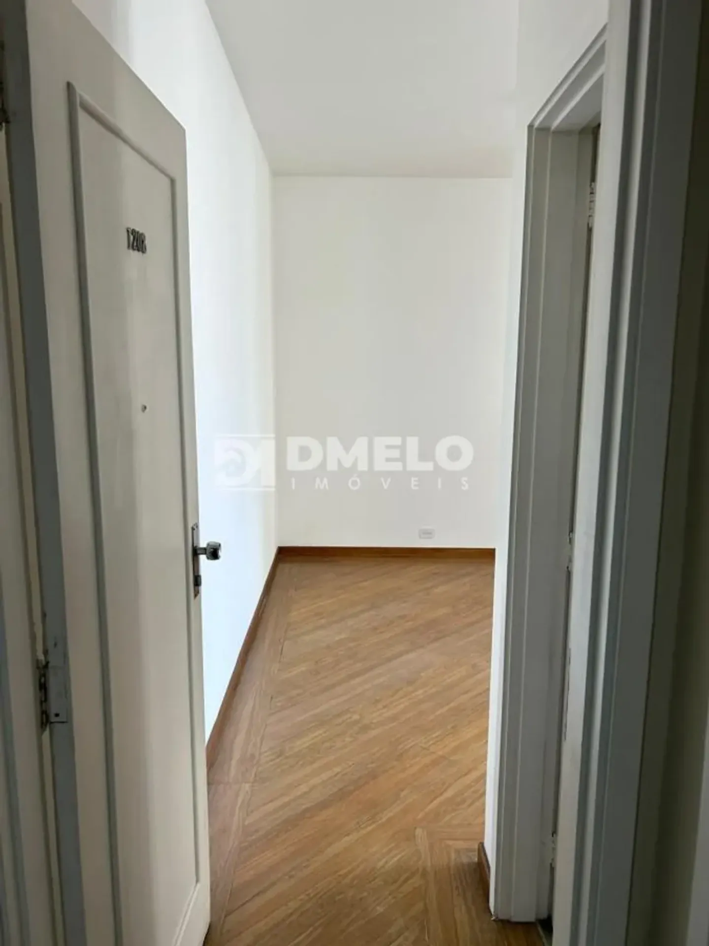 Apartment, 83 m², with wood or laminate floors — photo 21