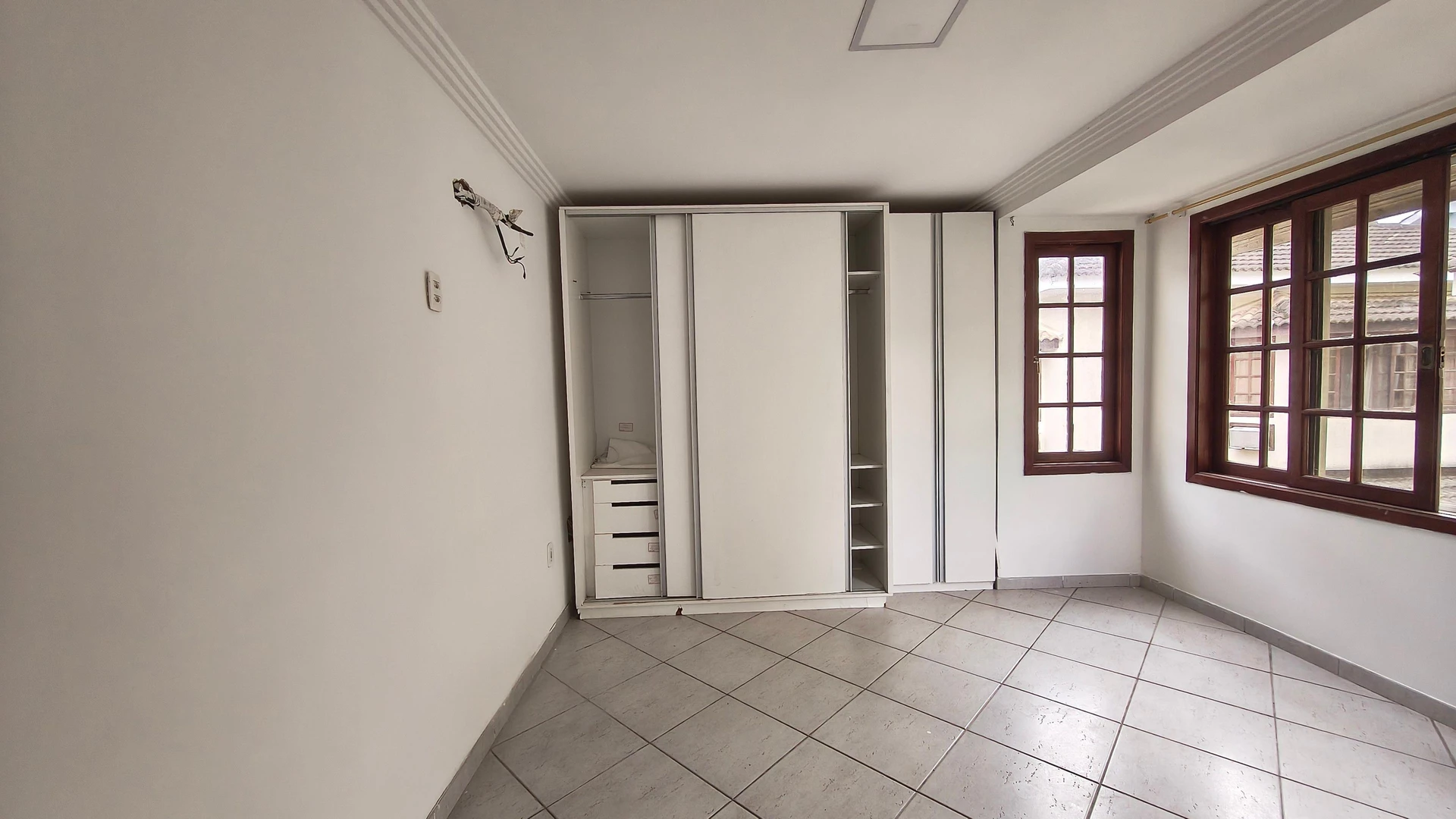 3-bedroom house with a walk-in closet in Rio de Janeiro — photo 10