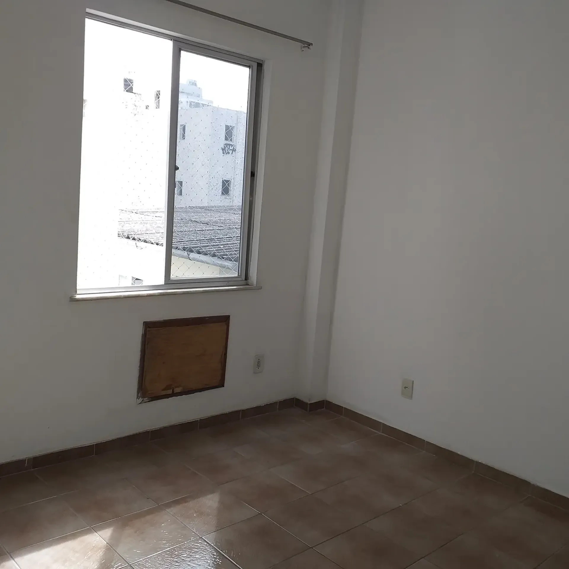 60 m² apartment with 2 bedrooms and a glass shower — photo 21
