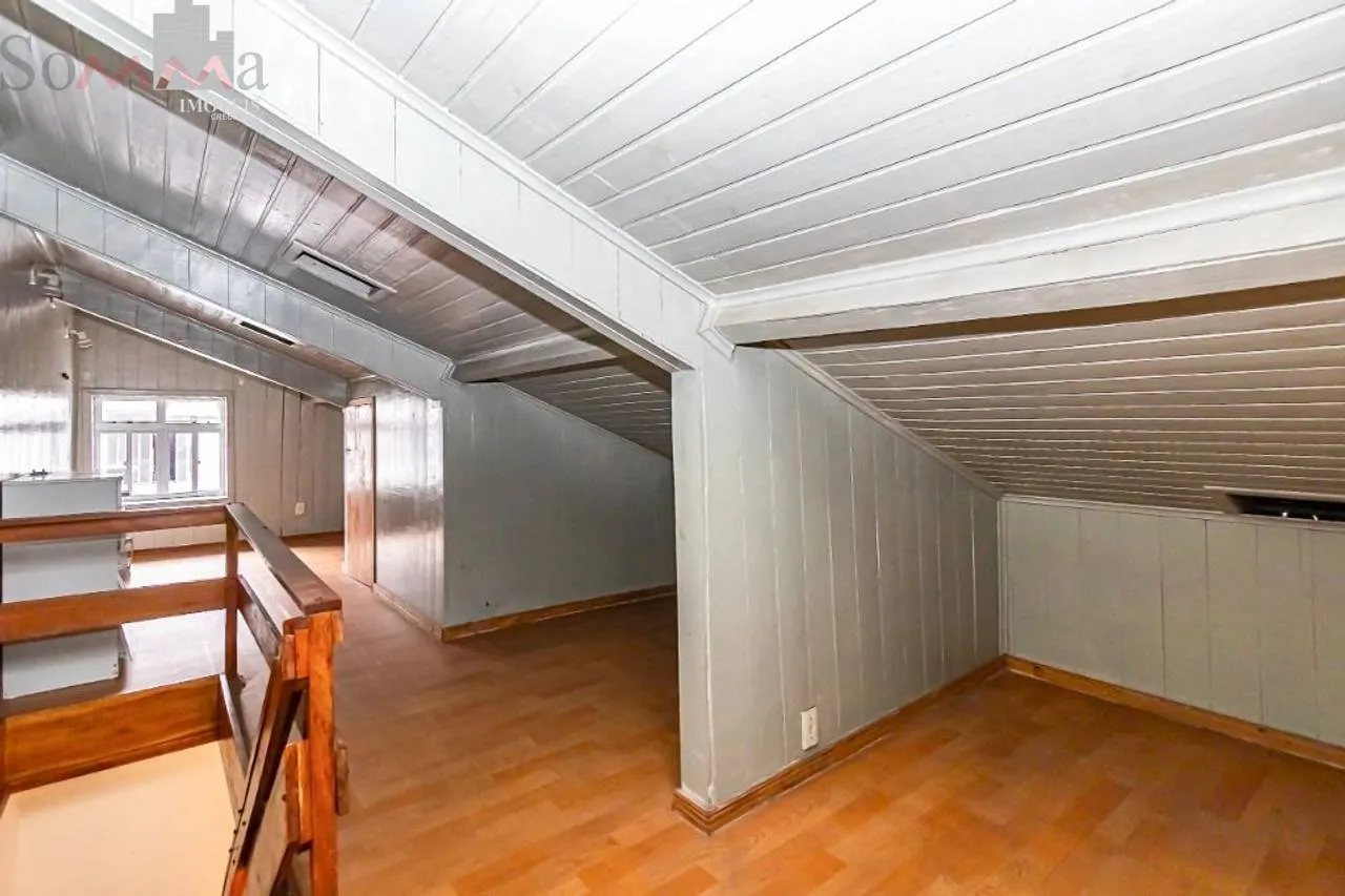2-bedroom apartment with wood or laminate floors — photo 30