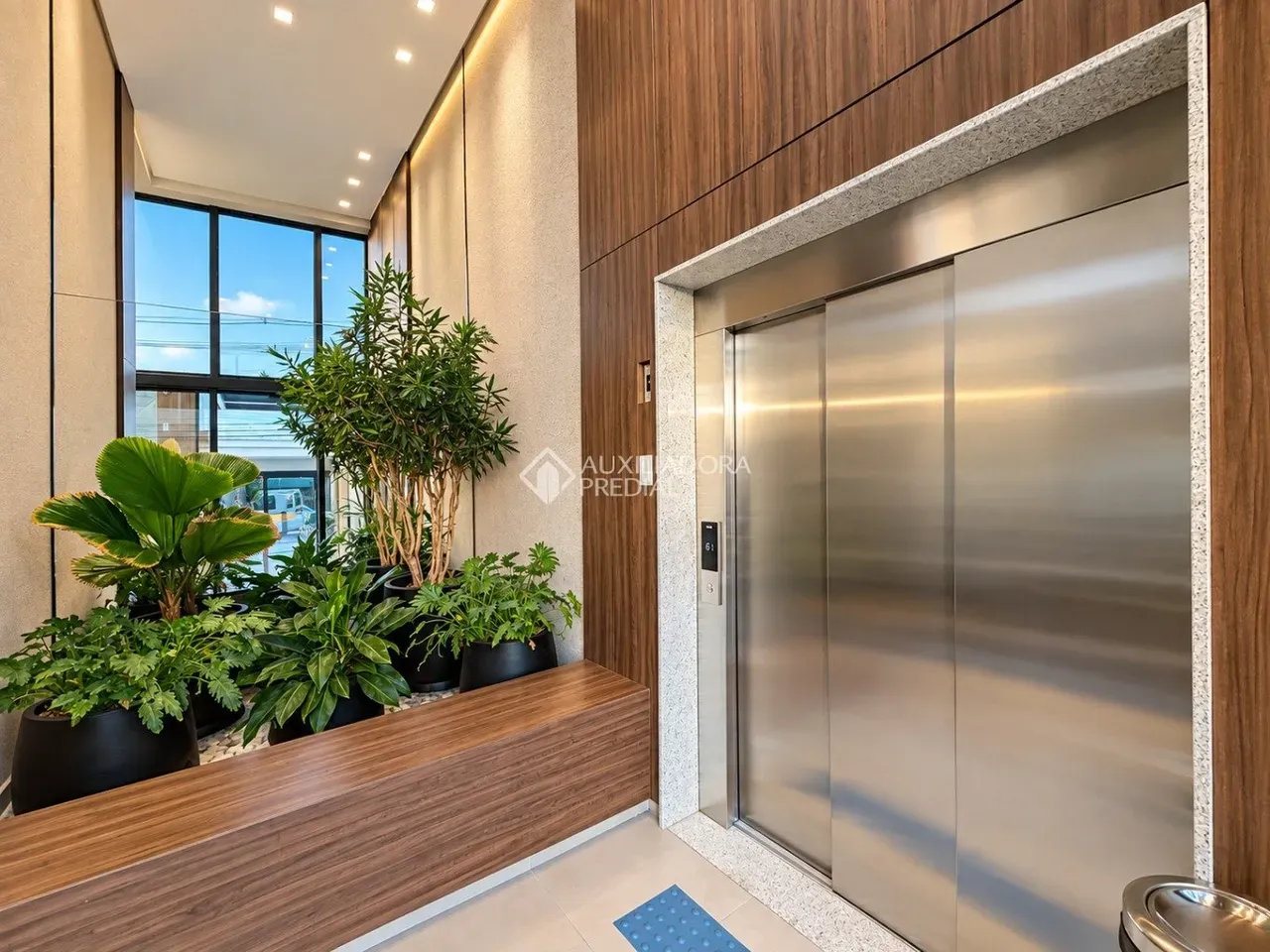 Furnished 2-bedroom apartment with balcony and grill — photo 22