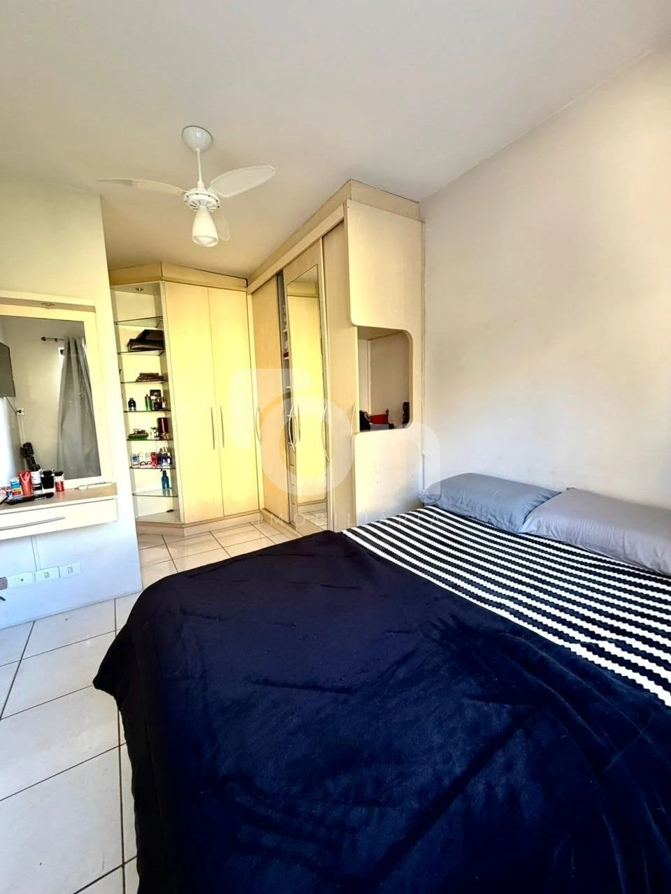 Furnished house, 224 m², with floor-to-ceiling windows — photo 4