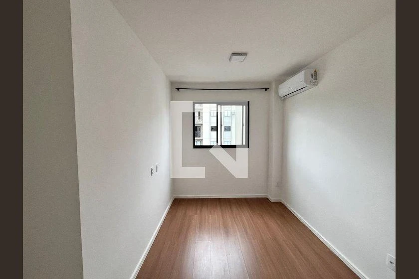 2-bedroom apartment with wood or laminate floors — photo 19