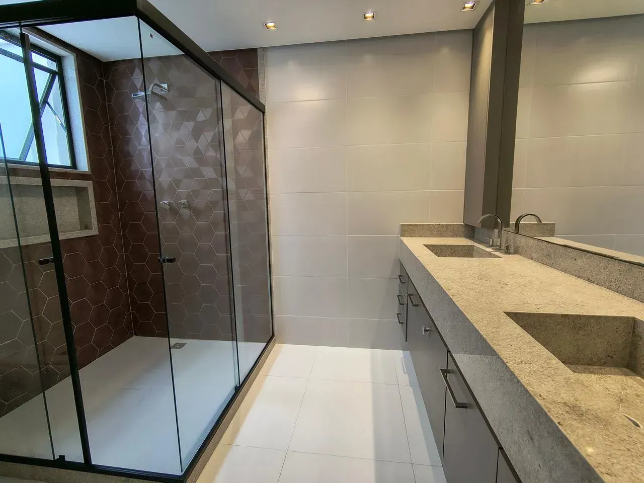 Casa com 4 quartos, 5 banheiros e 3 vagas — photo 29