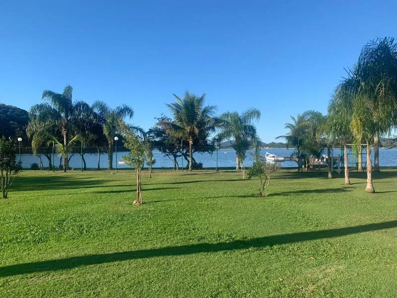 2-bedroom apartment with a water view — photo 34