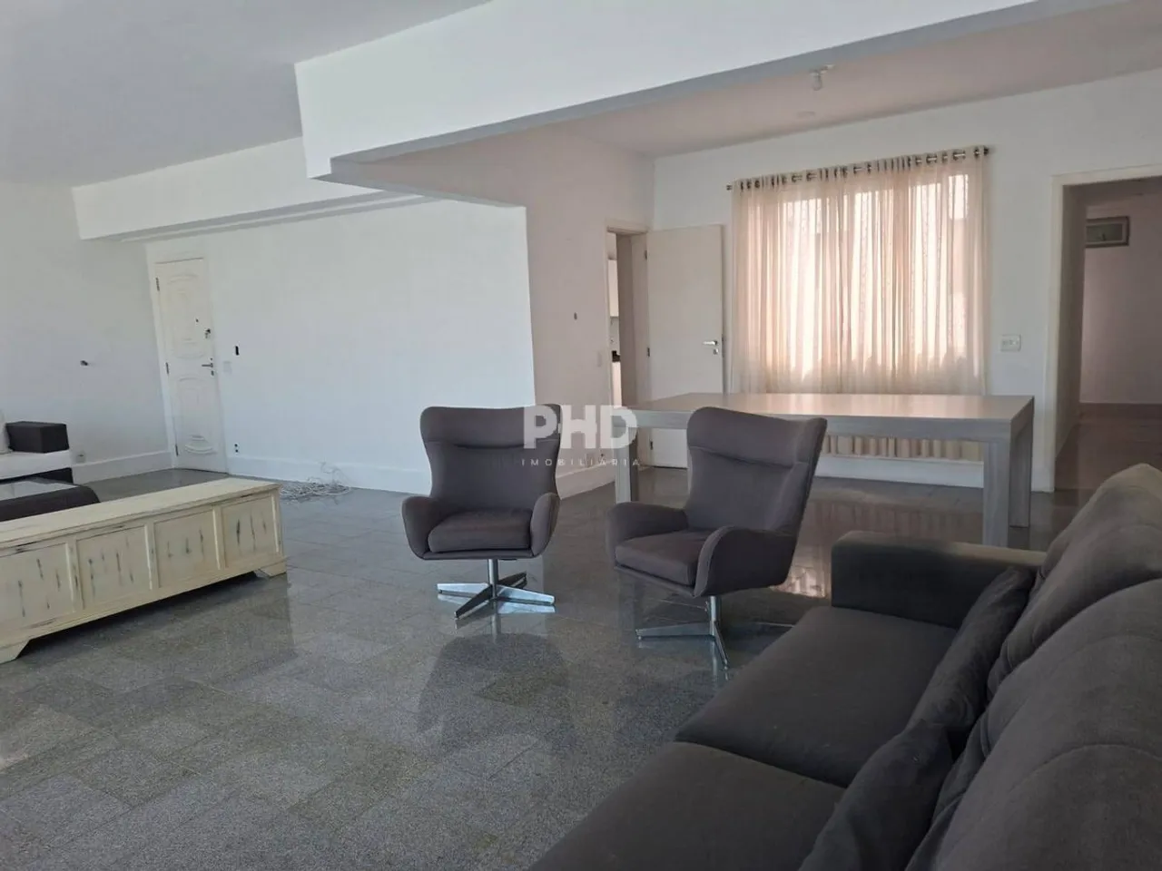 Apartamento com cozinha fechada e 5 banheiros — photo 16