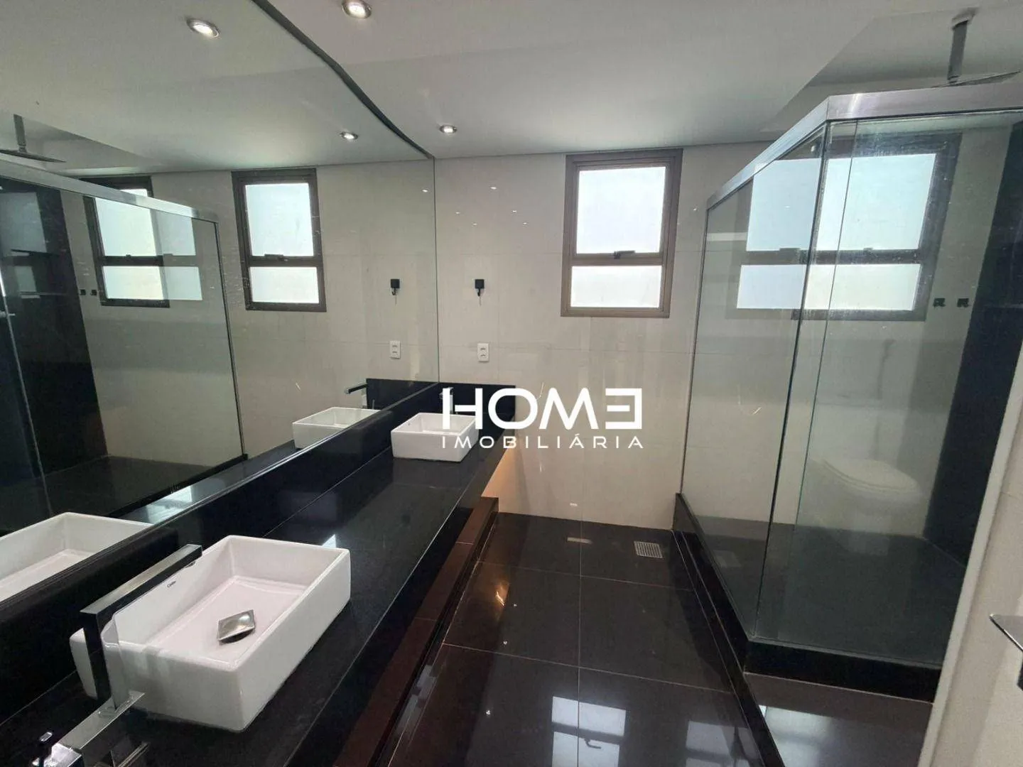 Furnished apartment, 365 m², with floor-to-ceiling windows — photo 18