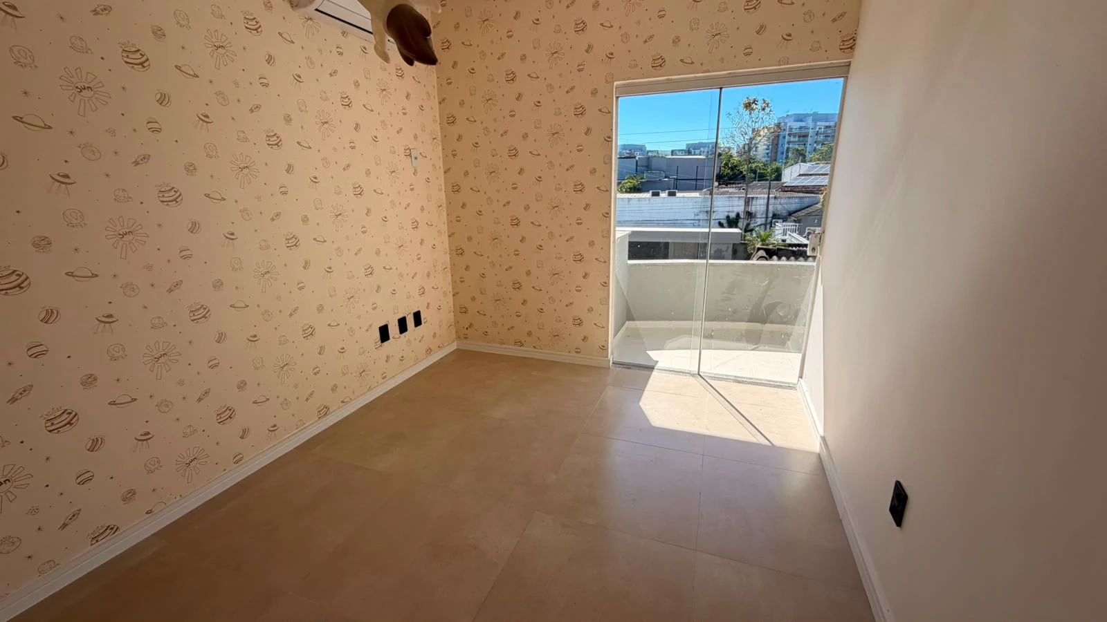 Casa de 400 m² com 4 quartos e jardim privativo — photo 3