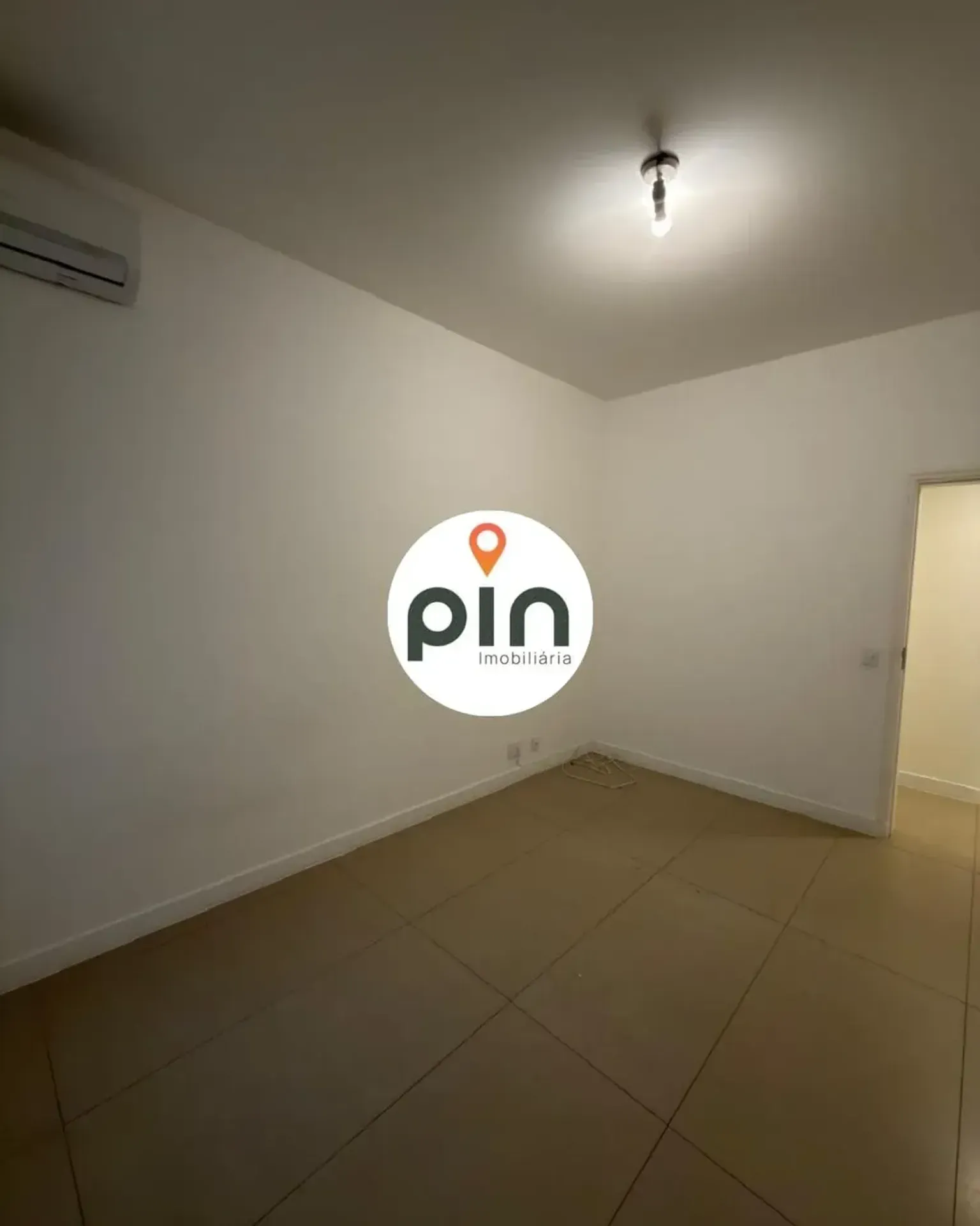 Apartamento para locação com 4 quartos e piso de madeira — photo 15