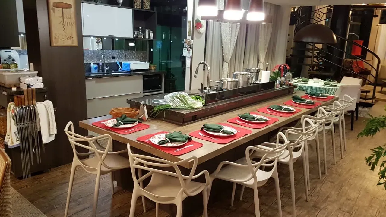 Furnished house with 5 bedrooms and 350 m²