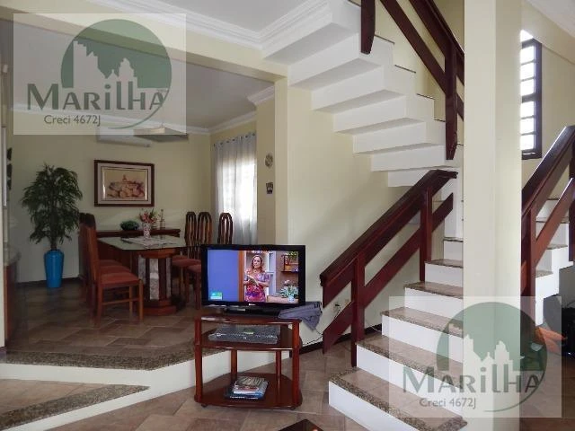 Робоче місце та 3 спальні: будинок 455 м² — photo 47