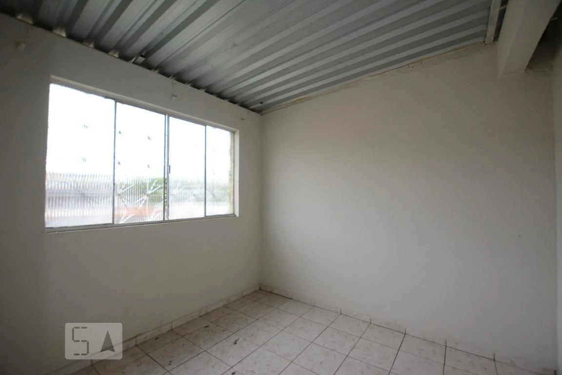 3-bedroom apartment with a glass-enclosed balcony — photo 5