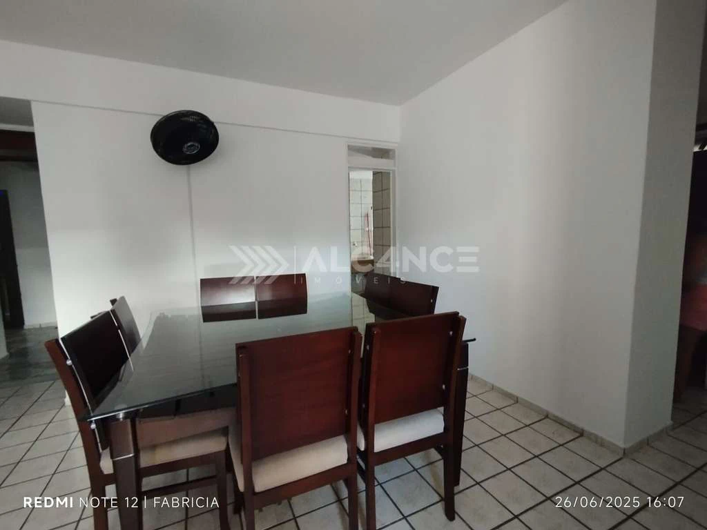 3-bedroom apartment with 2 en-suite bathrooms and balcony — photo 5