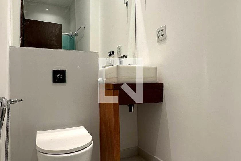 Unfurnished 260 m² apartment with 4 en-suite bedrooms — photo 9