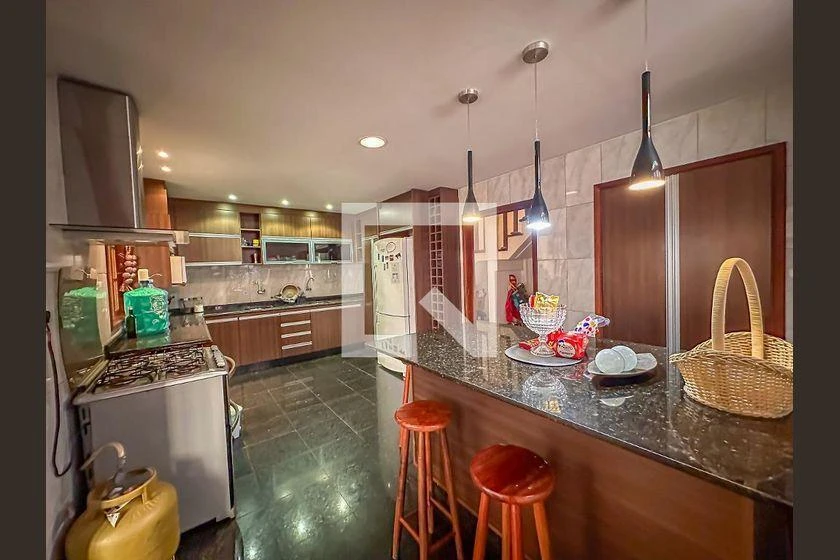 Мебльований будинок з 3 спальнями та 810 м² — photo 33