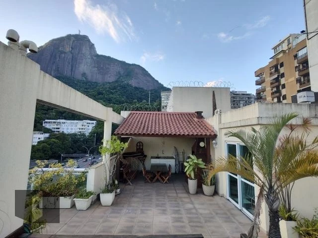 Duplex penthouse with 172 m², 2 bedrooms, 2 bathrooms — photo 29