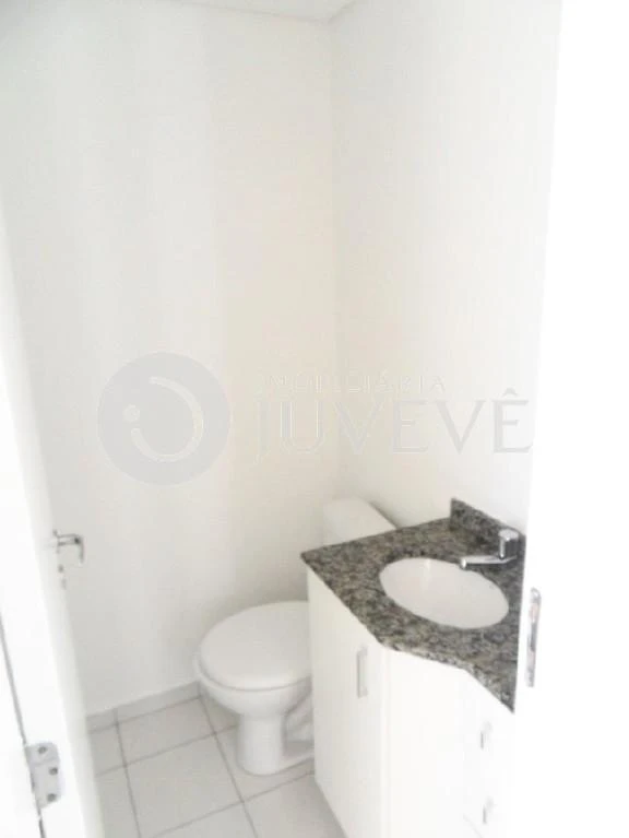 3-bedroom apartment in a building with a pool — photo 8