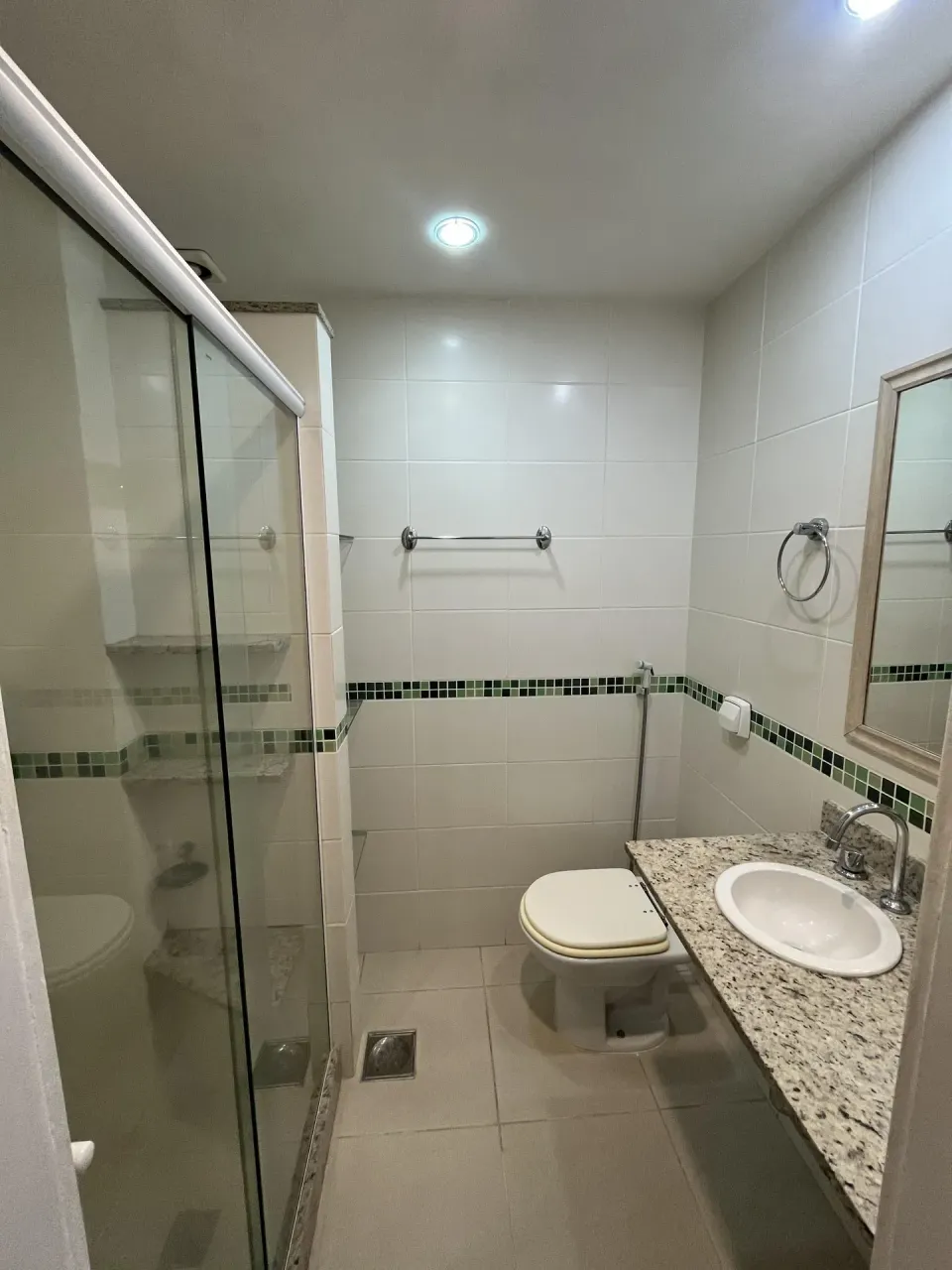 Furnished apartment with 2 bedrooms and 2 bathrooms — photo 15