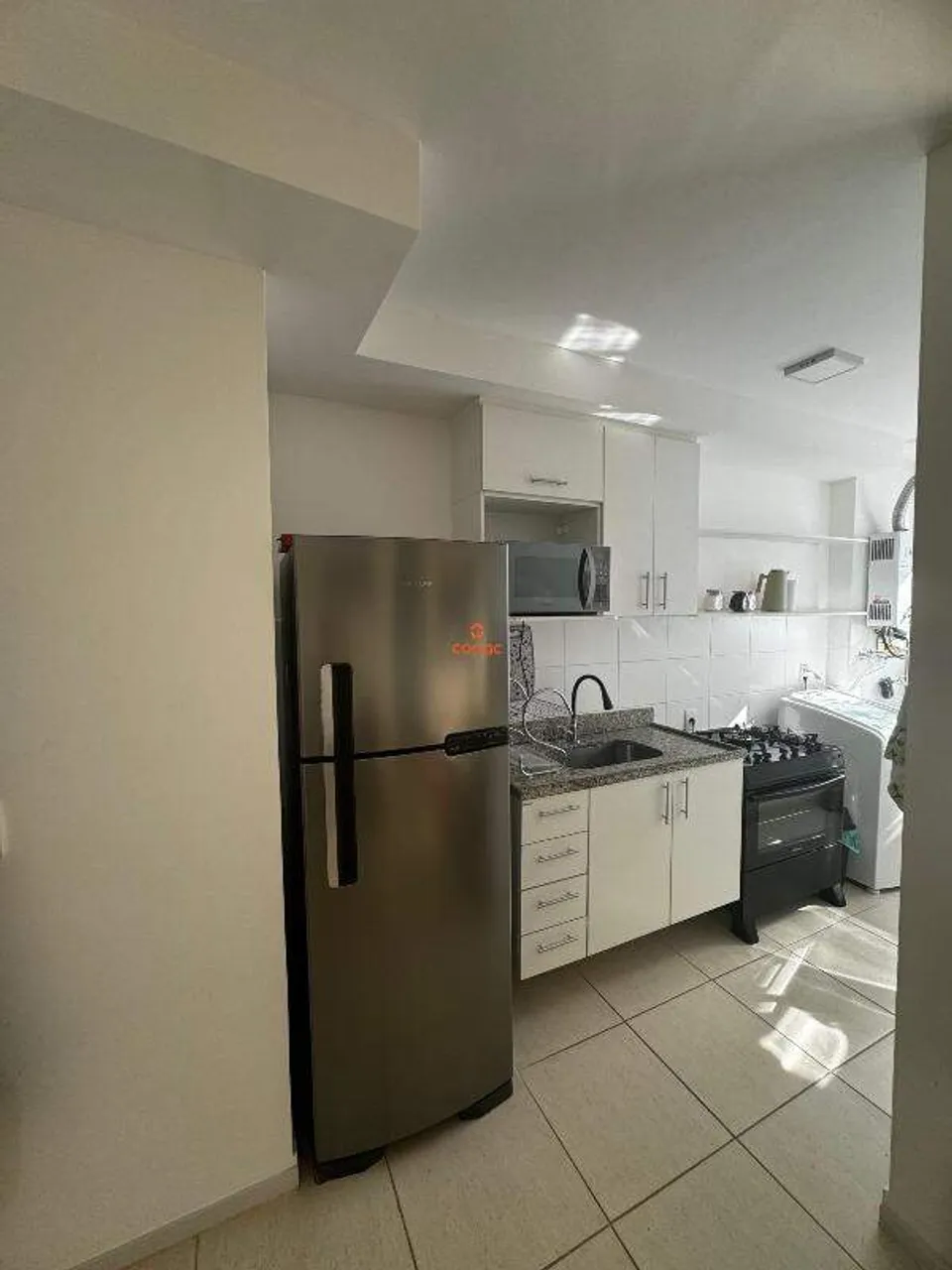 Apartamento com 3 quartos e cozinha fechada com fogão a gás — photo 12