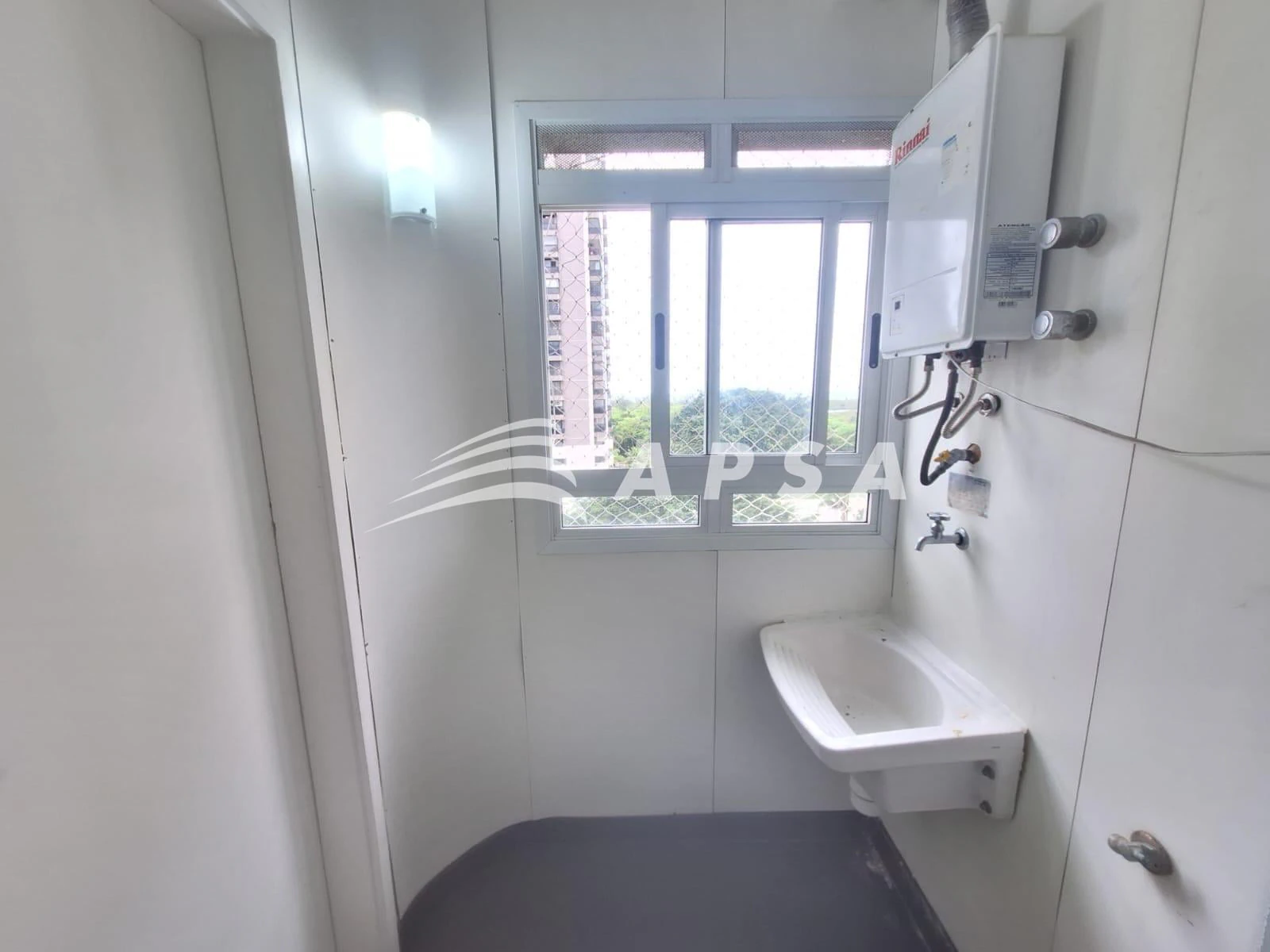 3-bedroom apartment with a private BBQ — photo 25