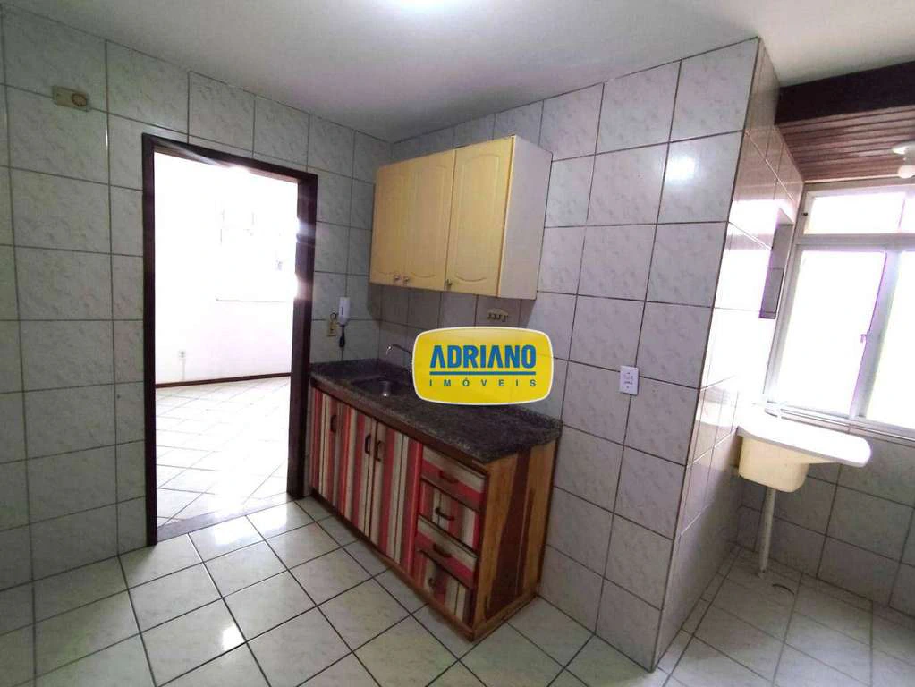 2-bedroom apartment with a separate kitchen and parking — photo 3