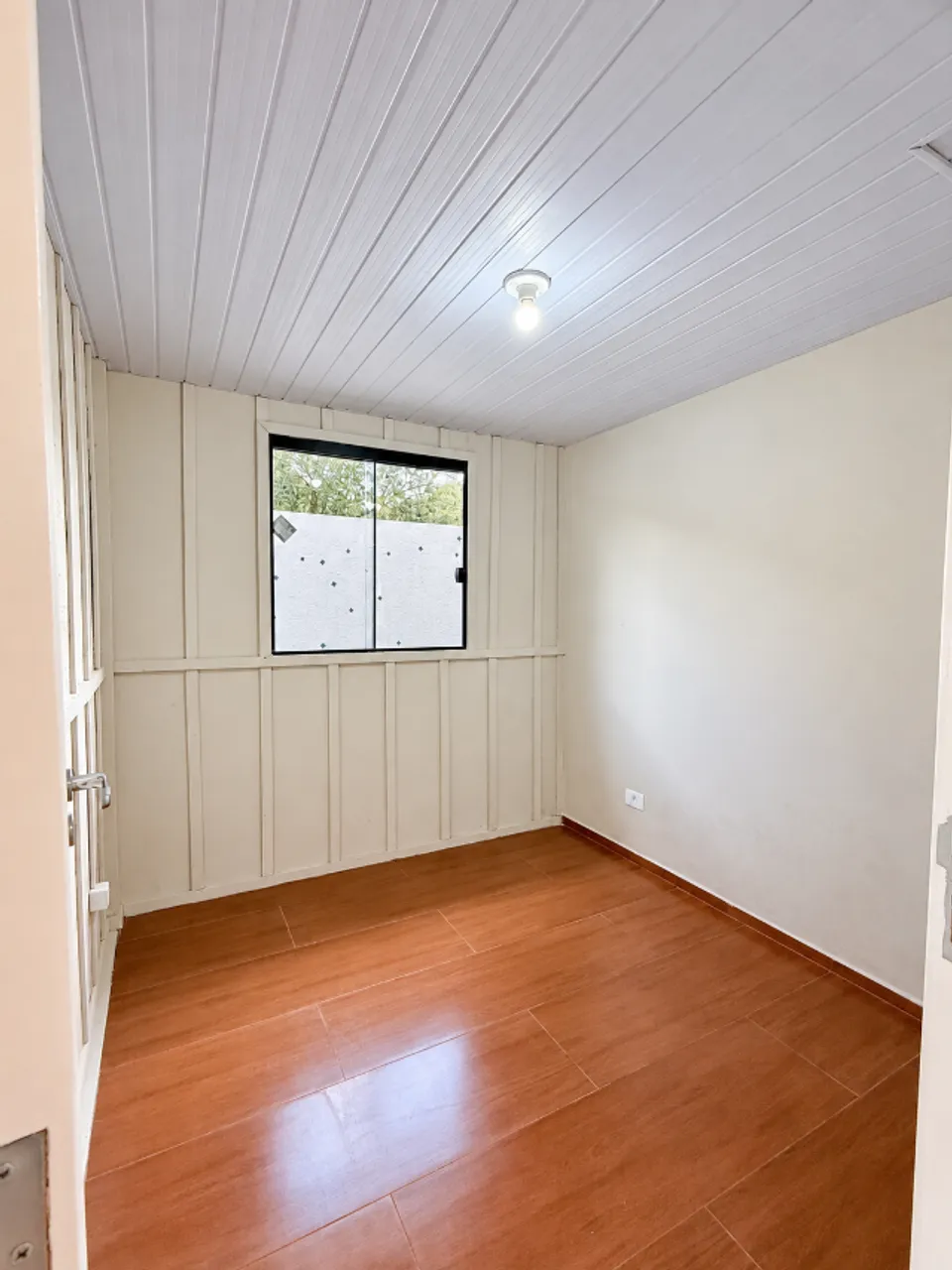 Wood or laminate floors in a 3-bedroom house, 55 m² — photo 9