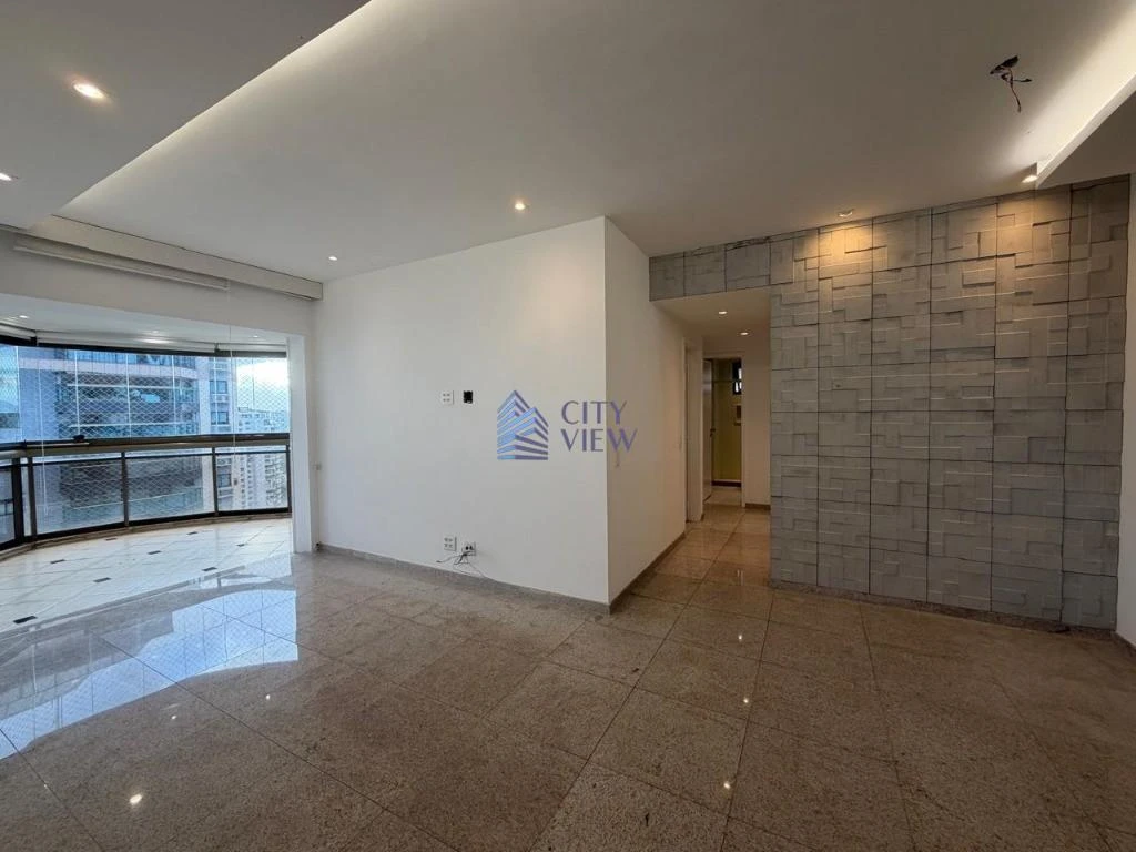 3-bedroom apartment with glass-enclosed balcony — photo 3