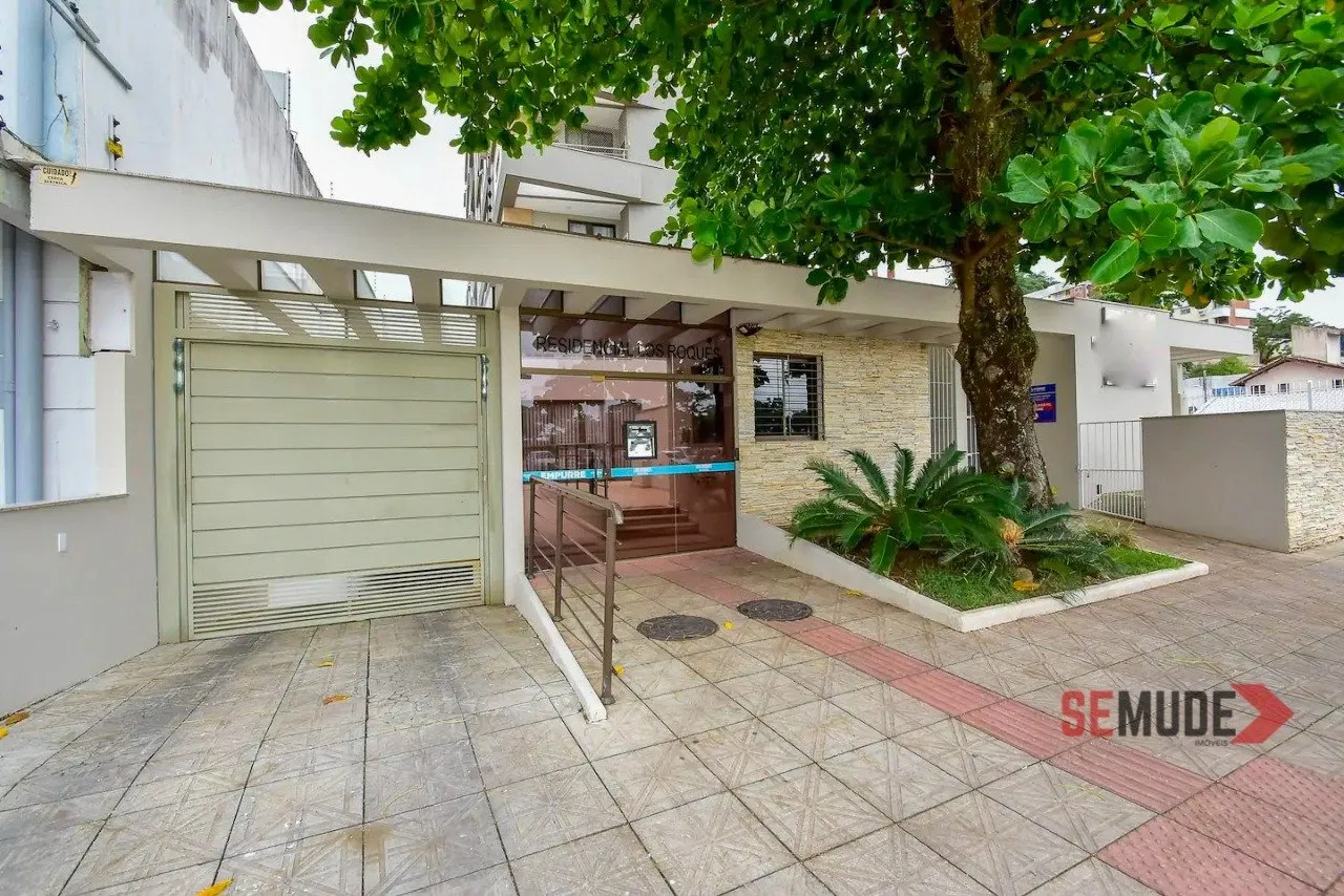 Balcony with a grill in a 2-bedroom apartment, 66 m² — photo 16