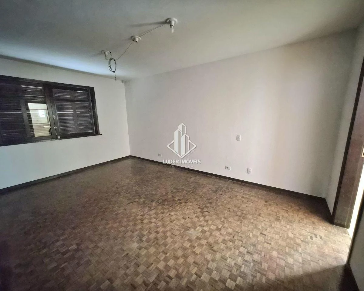 4-bedroom house with a garden in Curitiba — photo 42