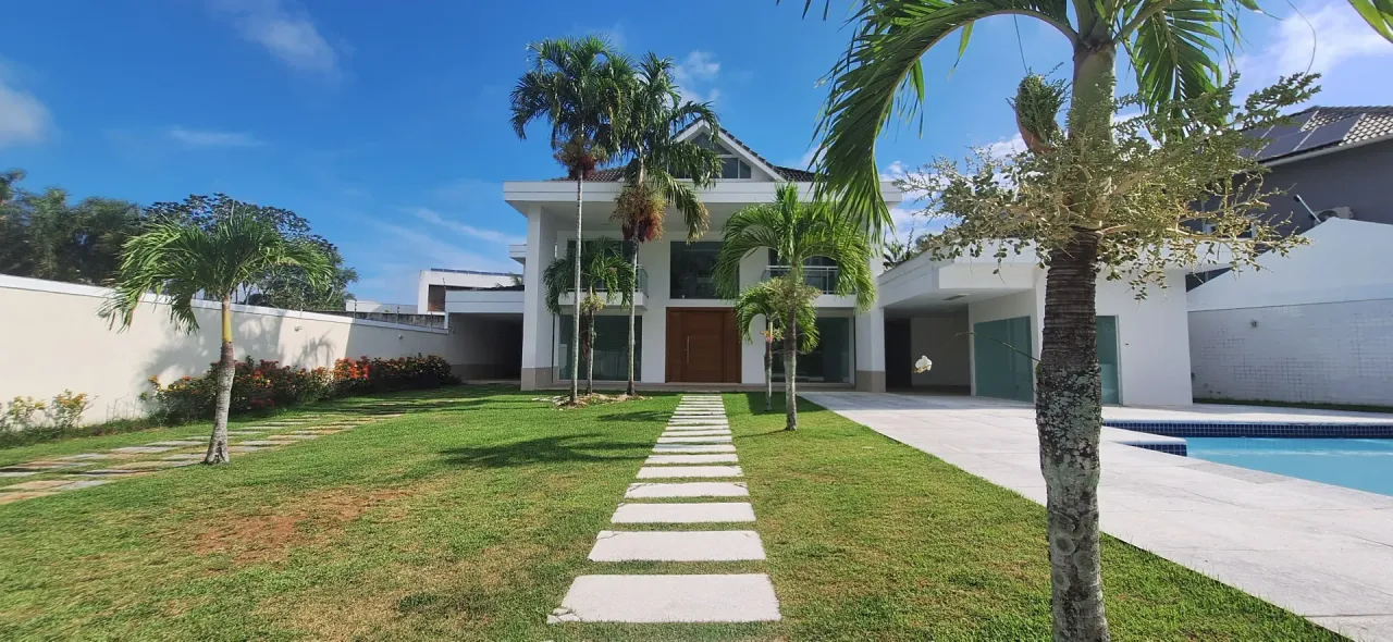 House with 900 m², 5 bedrooms and 4 parking spots — photo 3