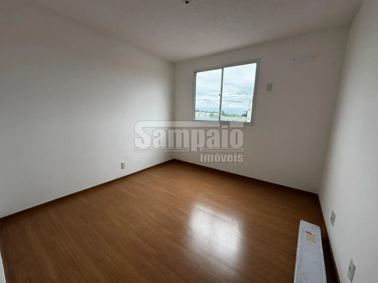 Apartamento com 2 quartos e 1 banheiro, piso de madeira — photo 7