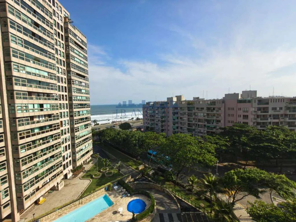 152 m² apartment with 4 bedrooms and enclosed balcony — photo 8
