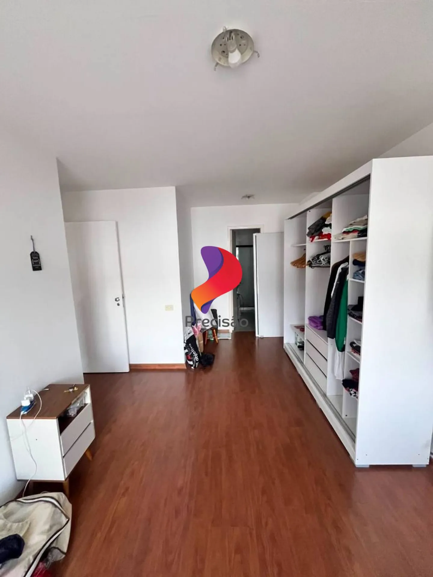 Furnished 2-bedroom apartment with a balcony — photo 25